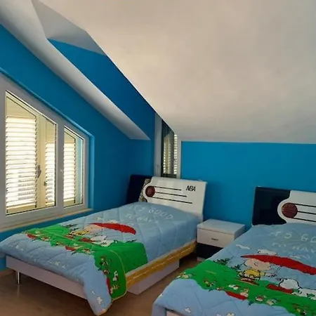 فيلة Natalia's House Surrel تيرانا