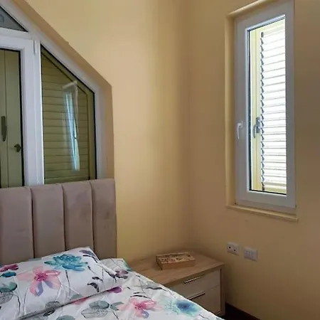 Natalia's House Surrel فيلة